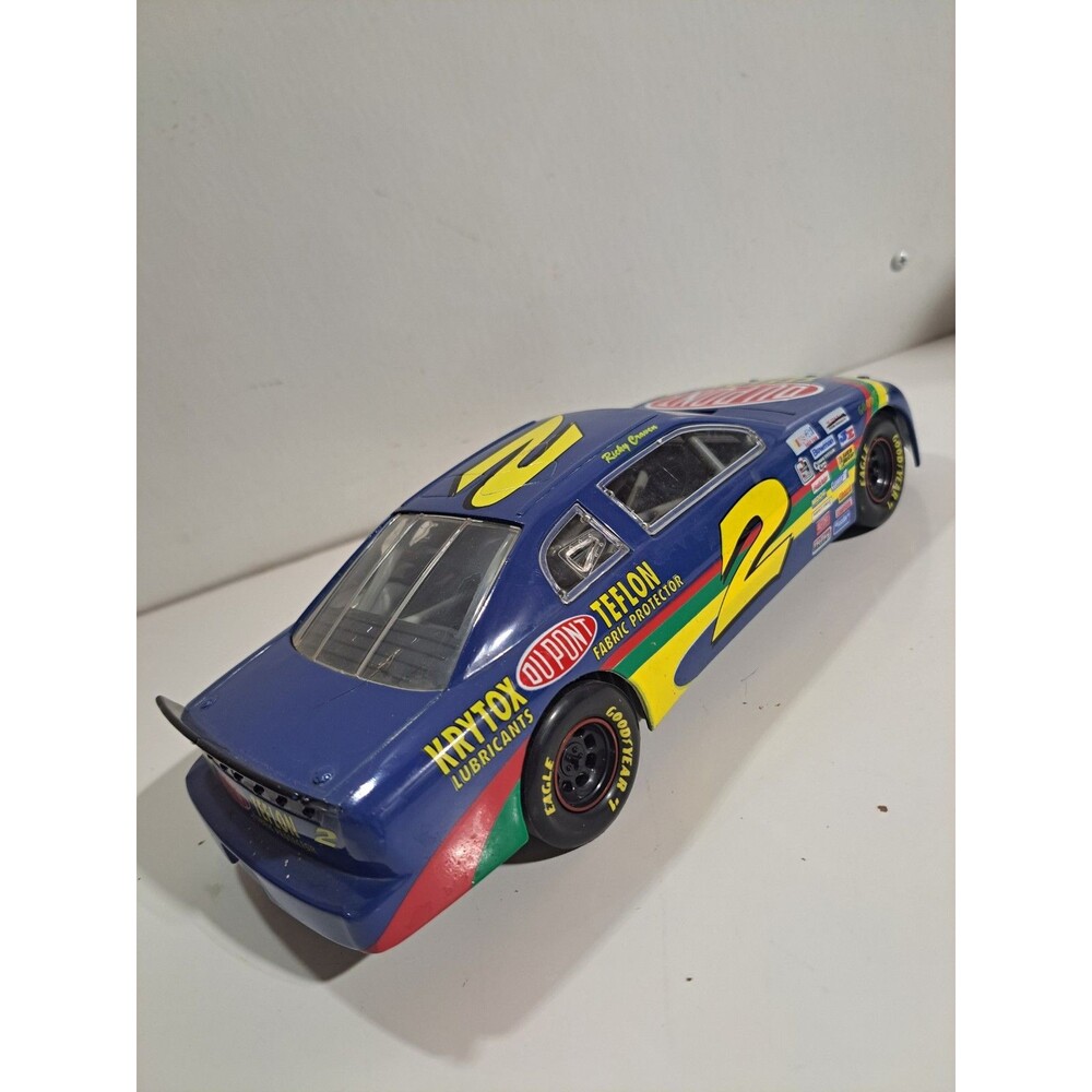 Racing Champions 1:18 Die Cast Dupont Chevrolet #2 Ricky Craven NASCAR Stock Car - Picture 4 of 13